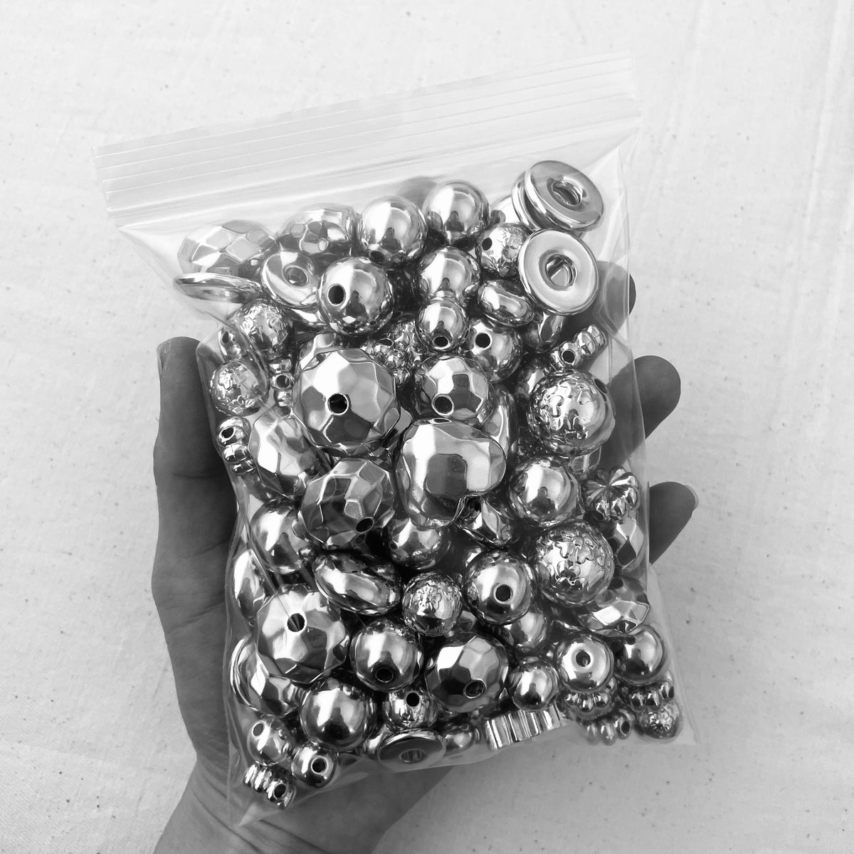 150 Beads - Shiny Acrylic Beads Mystery Pack