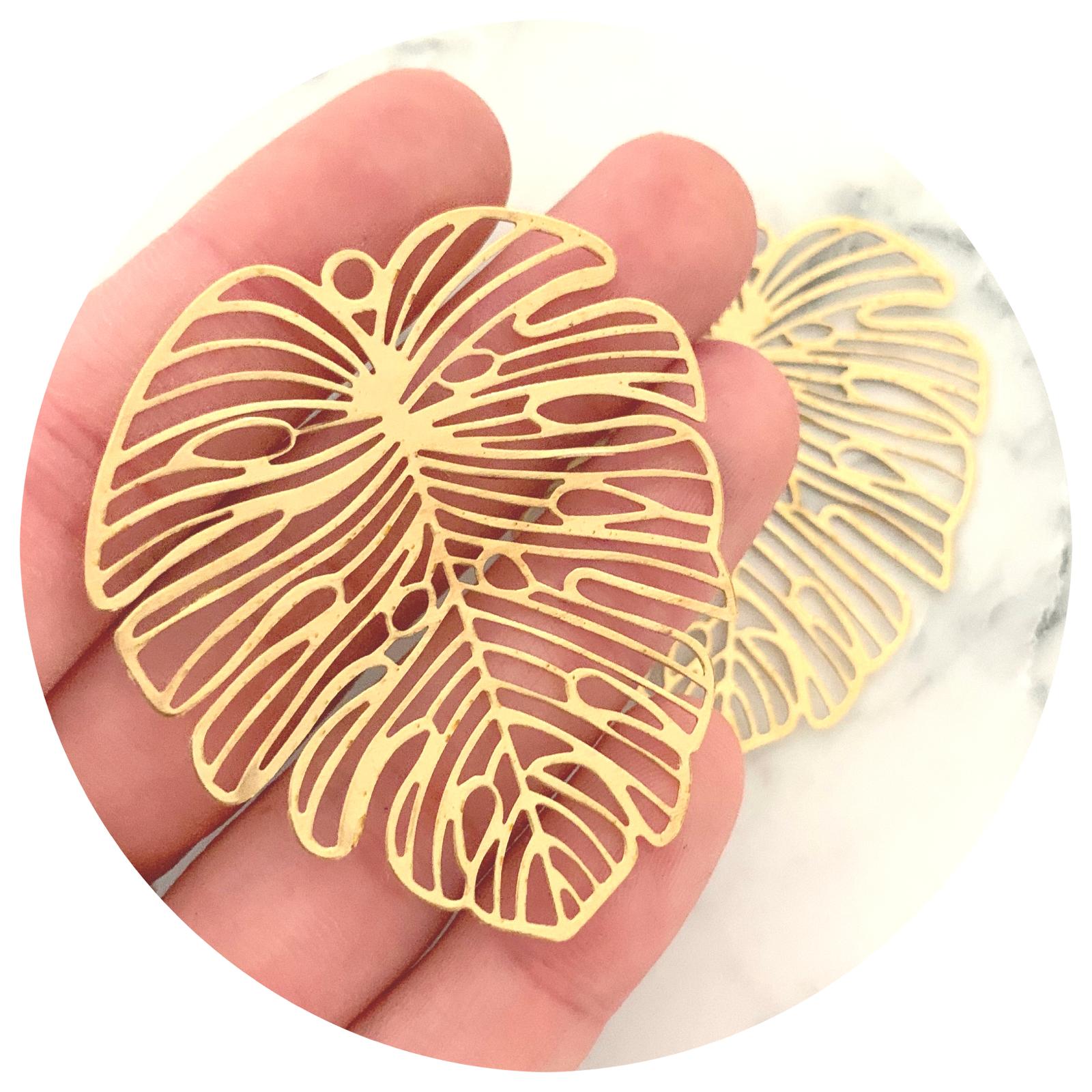 Large Monstera Leaf Charms - Raw Brass - 2 pcs - D618