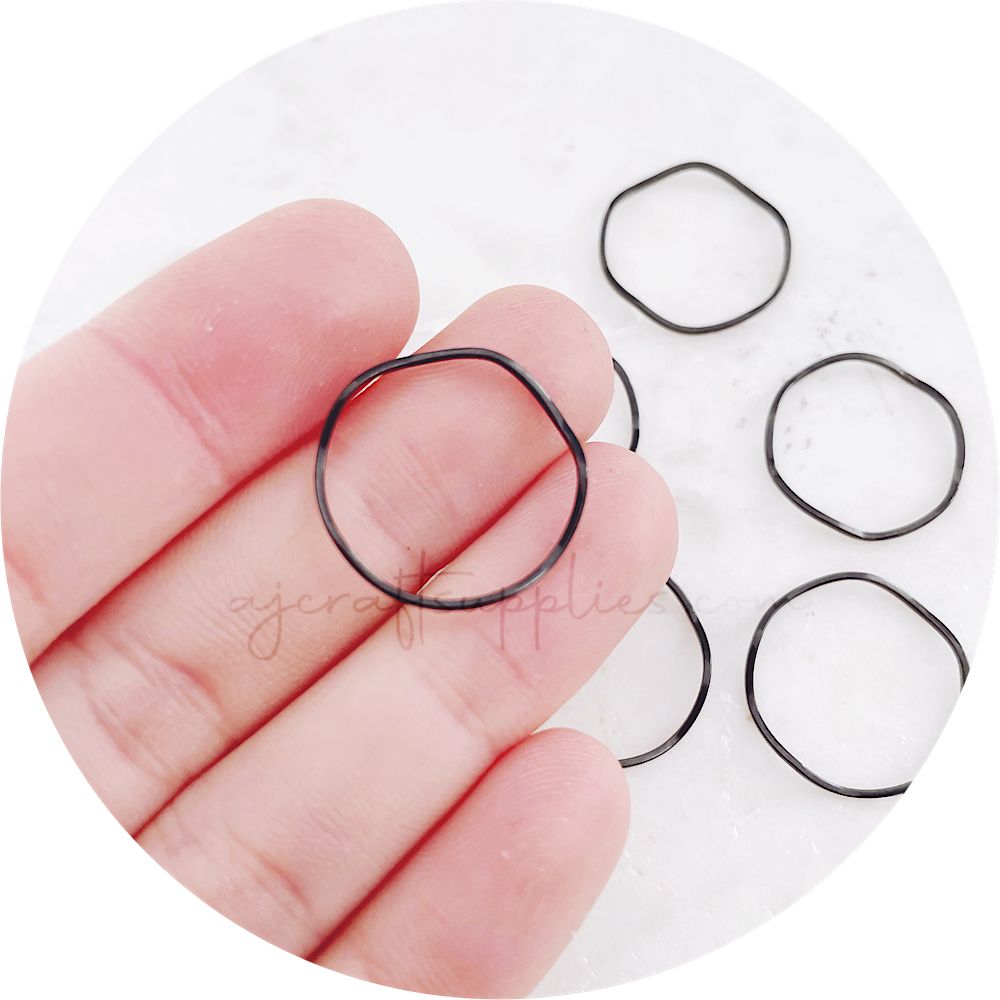 20mm Wavy Circle Connectors - Black - 2 pcs - BS1807