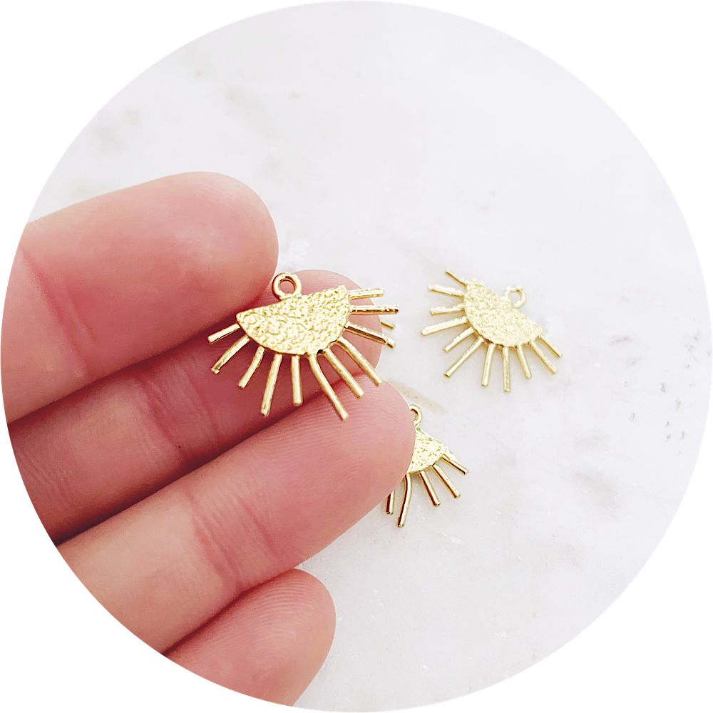 Sunburst Ethnic Pendants - Raw Brass - 2 pcs - E459