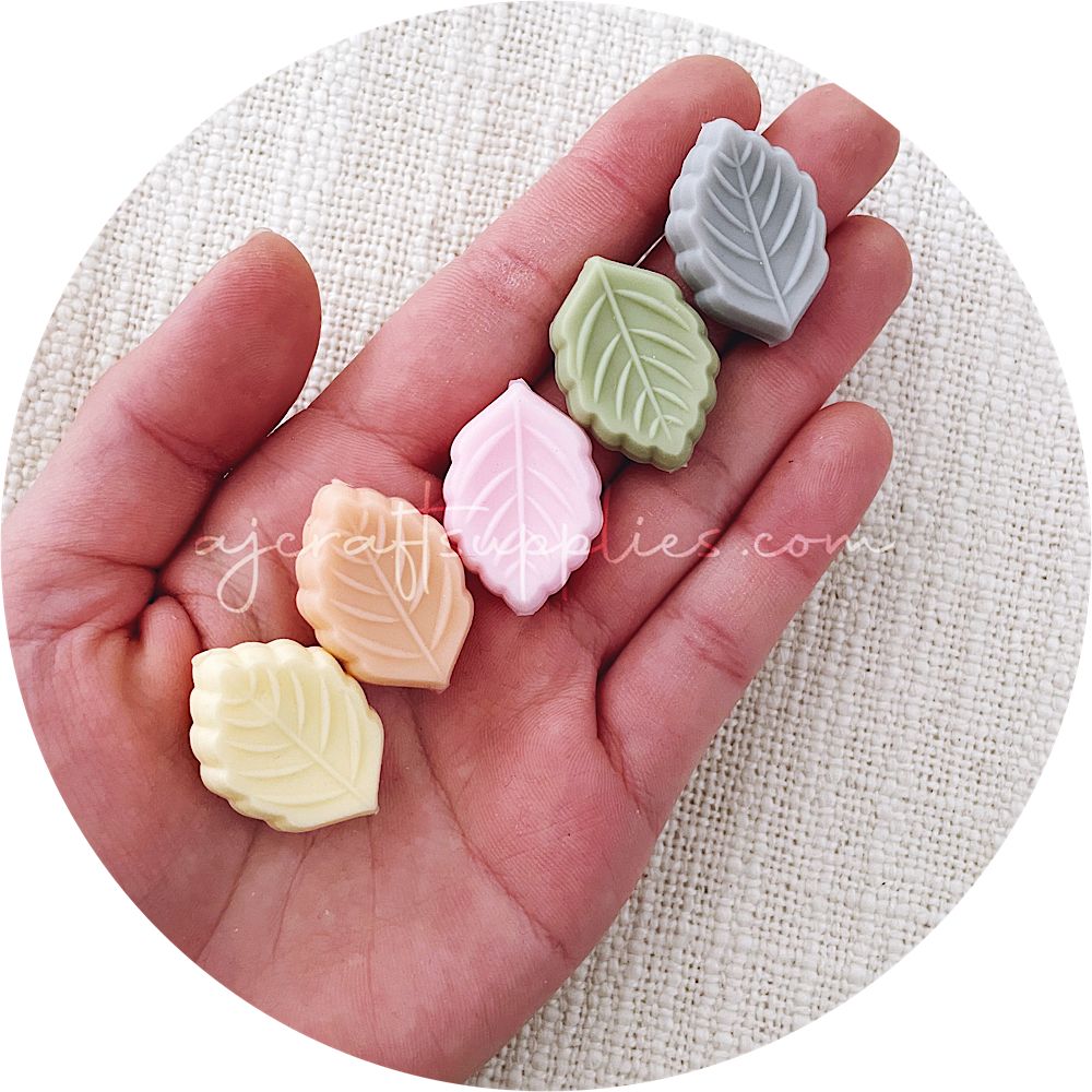 *CLEARANCE* Light Grey - Leaf Silicone Beads - 5 beads