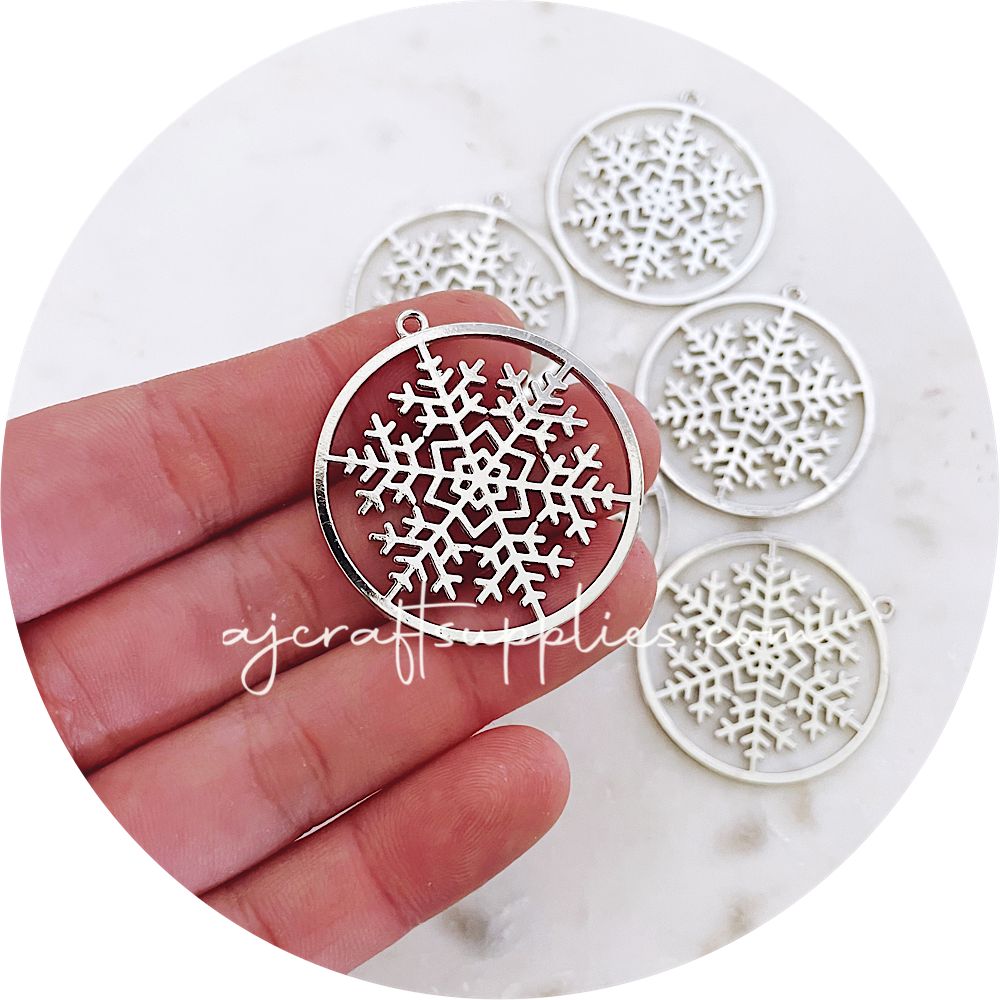 35mm Snowflake Round Charm - Silver - 2 pcs