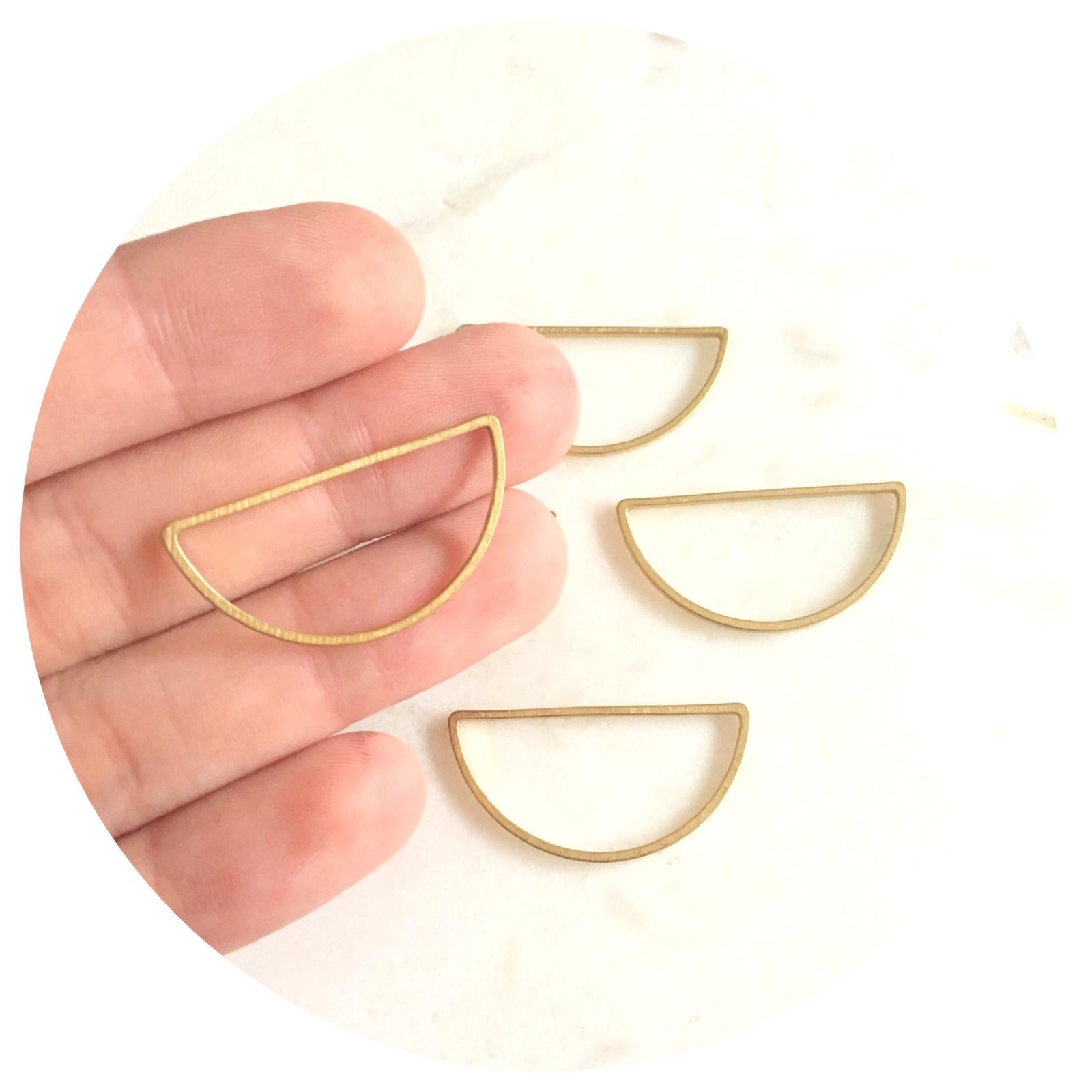 30mm x 15mm Open Half Circle Connector - Raw Brass - 2 pcs - D1280