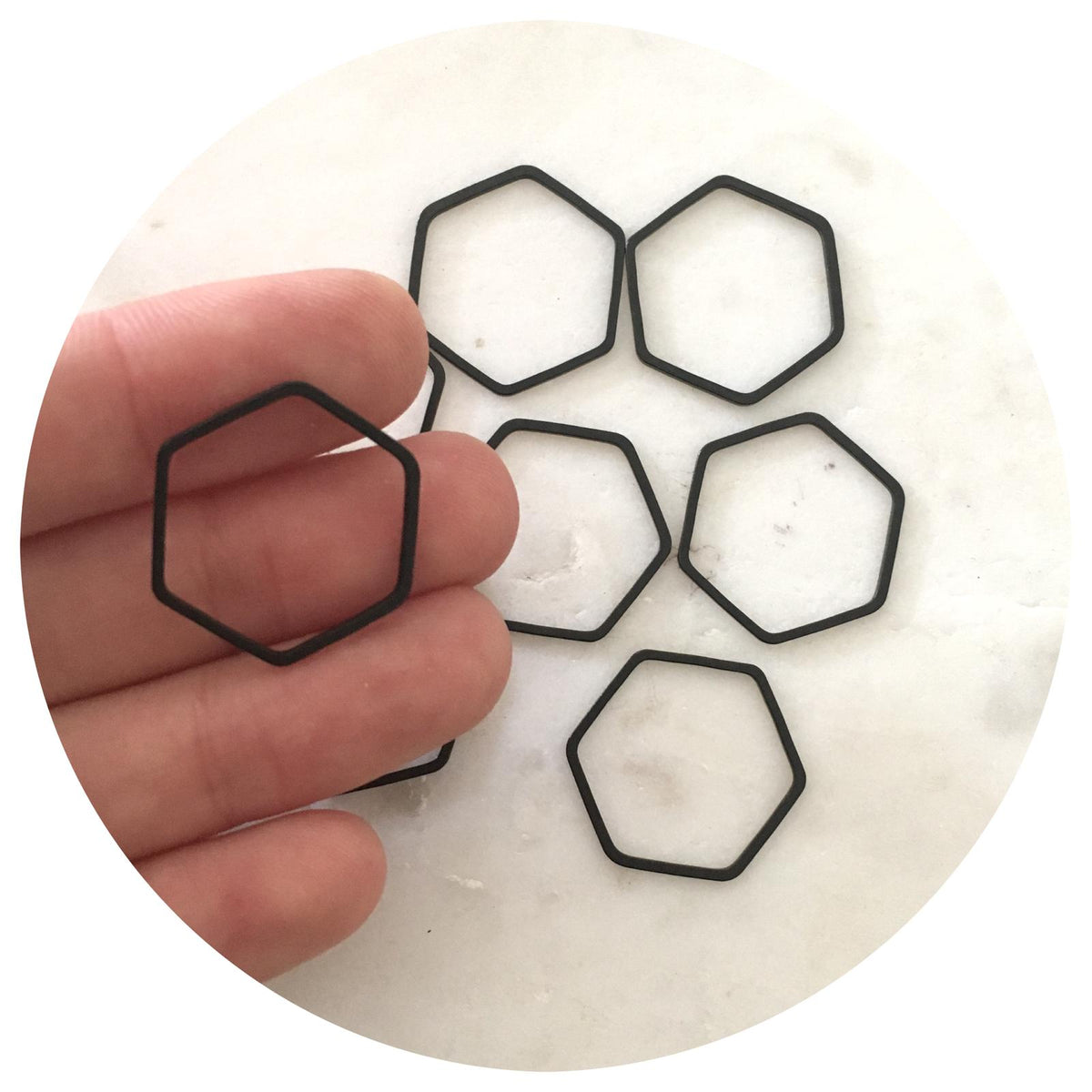 20mm Open Hexagon Connector - Black - 2 pcs - BS1225-S576