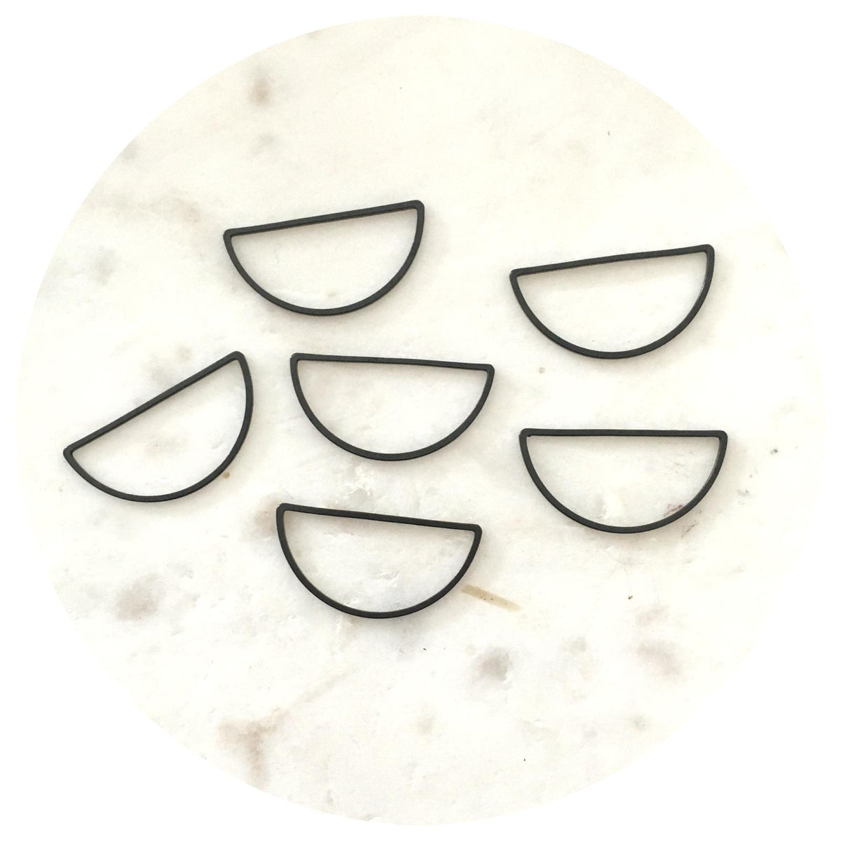 30mm x 15mm Open Half Circle Connector - Black - 2 pcs - D011 S591