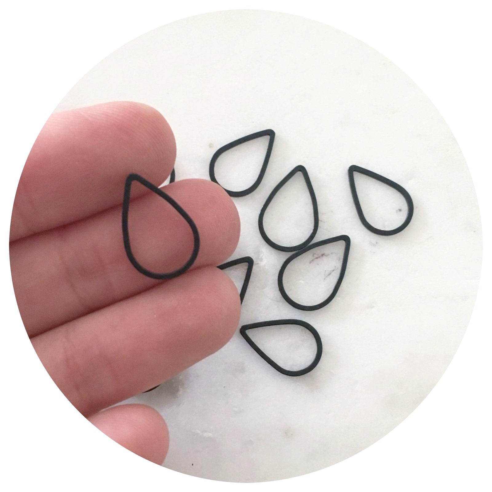 16mm x 11mm Open Teardrop Connector - Black - 2 pcs - BS1134-S550