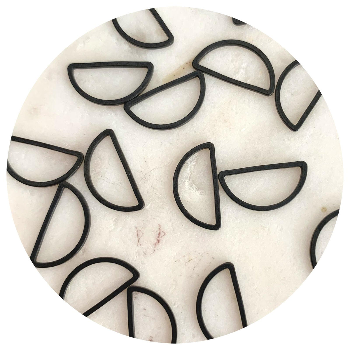 16mm x 8mm Half Circle Connector - Black - 2 pcs - D008 S509