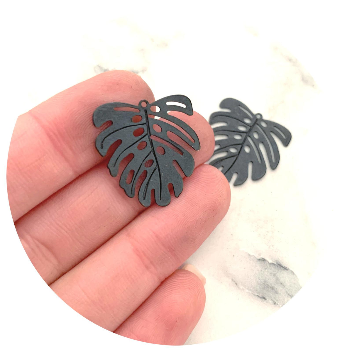 Monstera Leaf Charms - Matte Black - 2 pcs - D706
