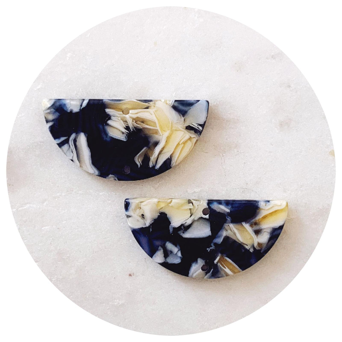 Acrylic Connectors - Half Circle - 2 Holes - 2pc